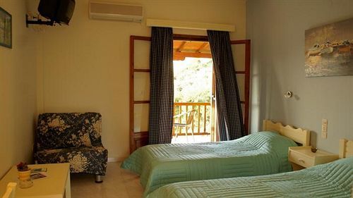 Aparthotel Takis 3*
